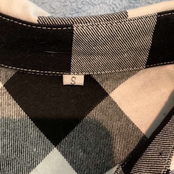 Long in the back short in the front flannel dress. Needs leggings under it. - Picture 3 of 3